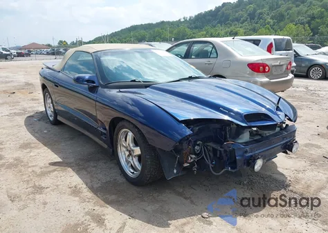 2002 Pontiac Firebird Trans Am из США, поврежденный, VIN 2G2FV32G822145817